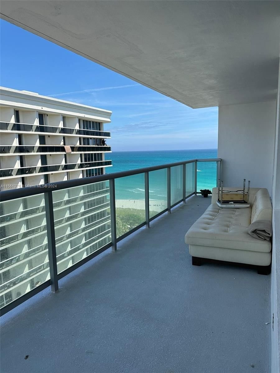 Real estate property located at 9511 Collins Ave #1211, Miami-Dade County, 9500 OCEANS CONDO, Surfside, FL