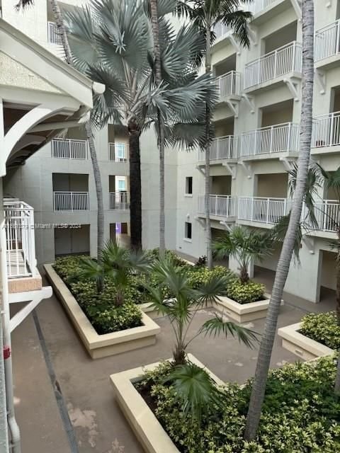 Real estate property located at 7280 90th St #311, Miami-Dade County, DOWNTOWN DADELAND CONDO, Miami, FL