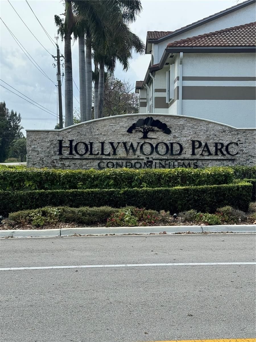 Real estate property located at 520 Park Rd #16-12, Broward County, HOLLYWOOD PARC CONDOMINIU, Hollywood, FL
