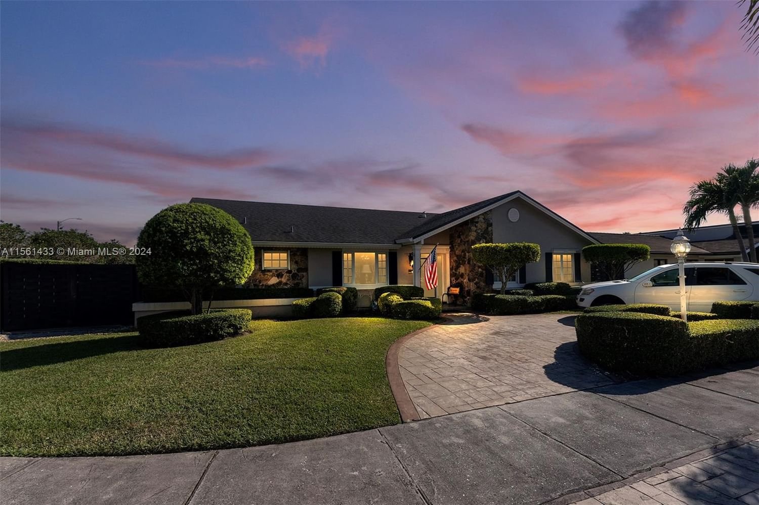 Real estate property located at 13400 24th St, Miami-Dade County, COMANCHE SUB, Miami, FL