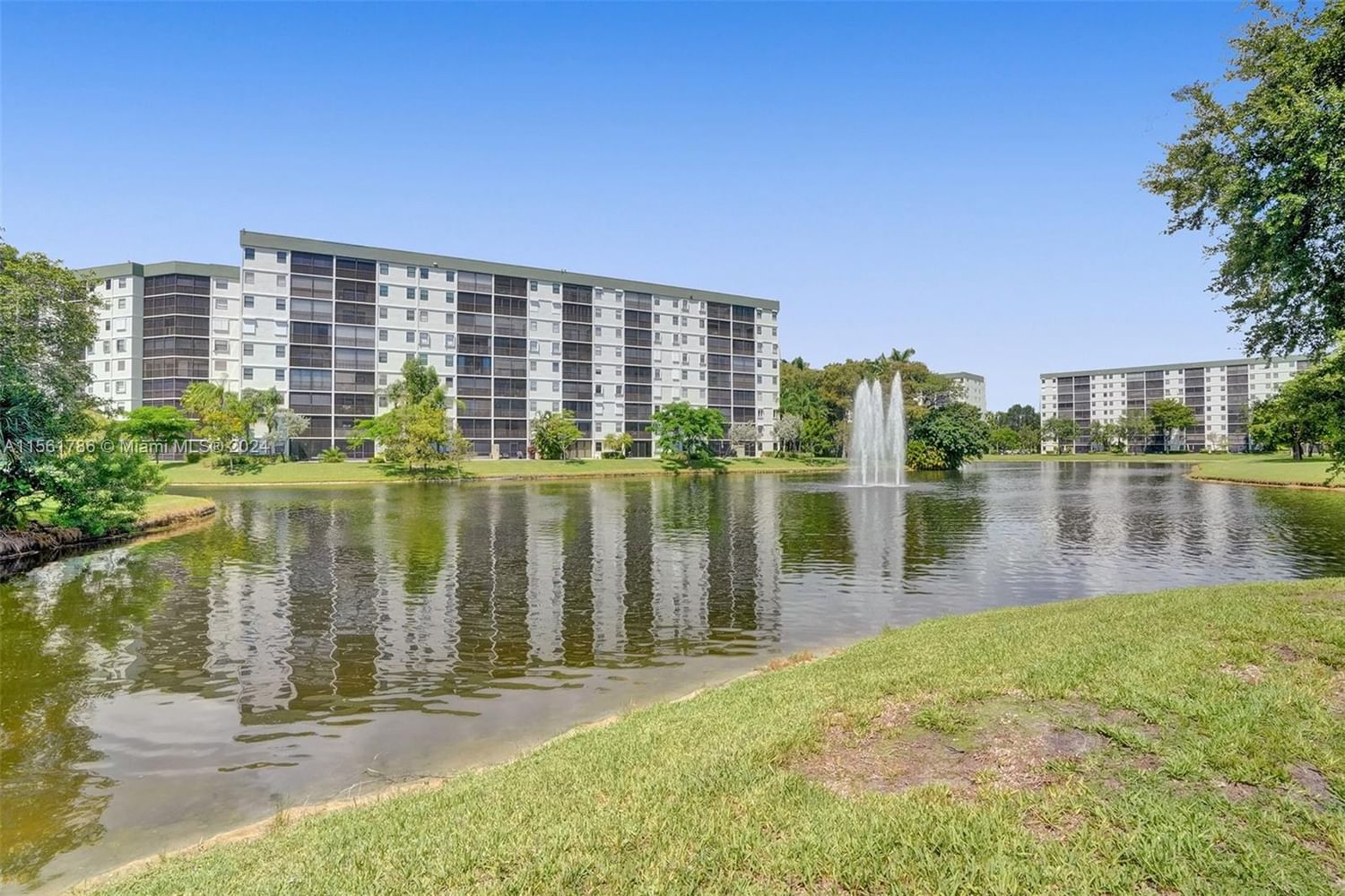 Real estate property located at 2106 Cypress Bend Dr #203, Broward County, CYPRESS BEND IV-11 CONDO, Pompano Beach, FL