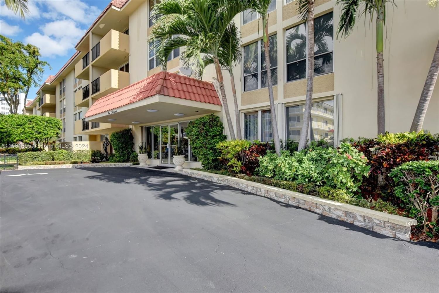 Real estate property located at 1000 Spanish River Rd #2F, Palm Beach County, BOCA VIEW CONDO, Boca Raton, FL