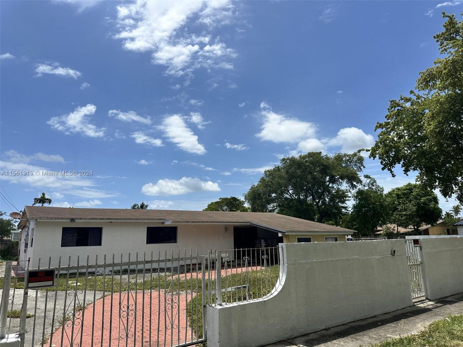 Real estate property located at 19661 10th Pl, Miami-Dade County, IVES ESTATES SEC 1, Miami, FL