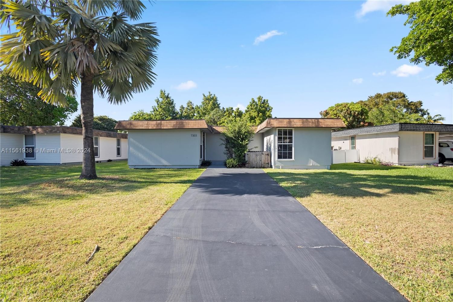 Real estate property located at 7303 65th St, Broward County, MAINLANDS OF TAMARAC LAKE, Tamarac, FL