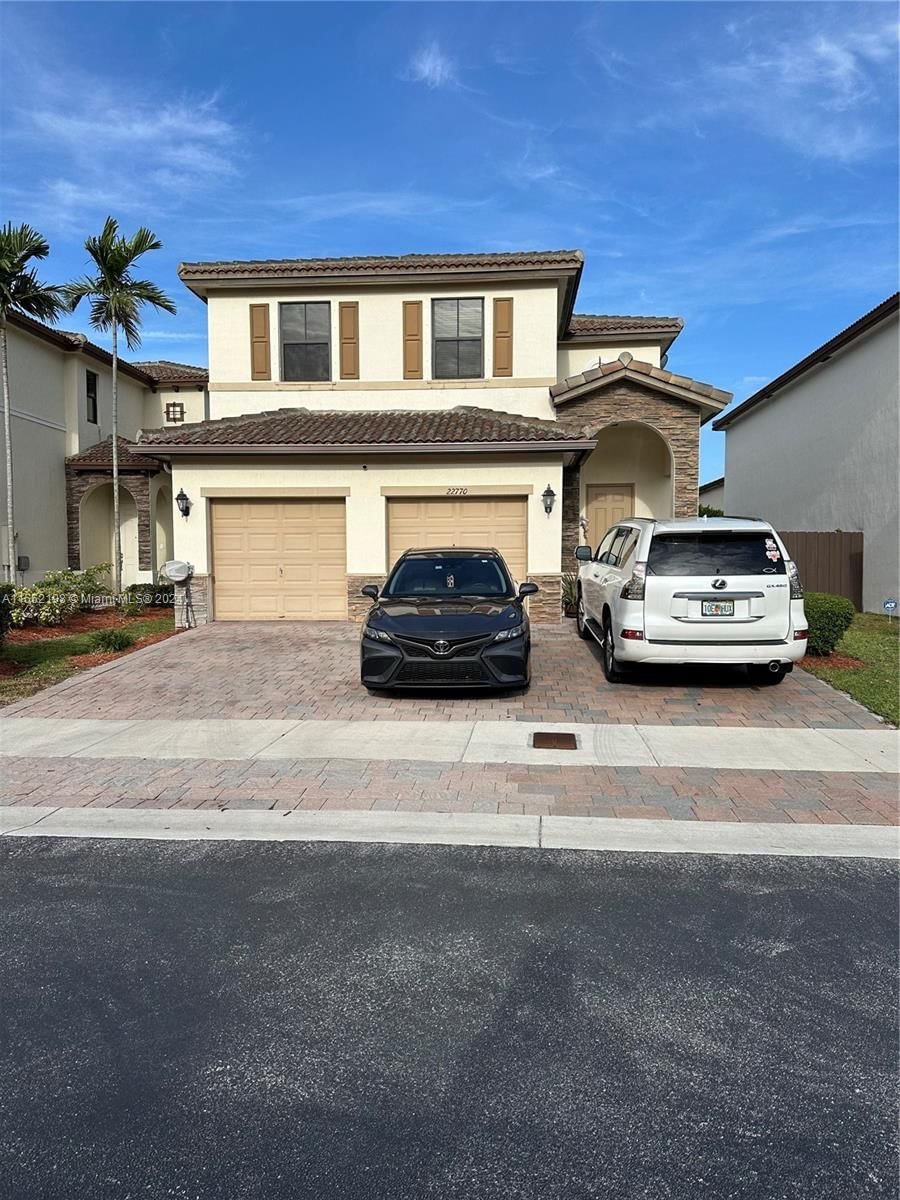 Real estate property located at 22770 92nd Pl, Miami-Dade County, LAKES BY THE BAY FAYE REP, Cutler Bay, FL