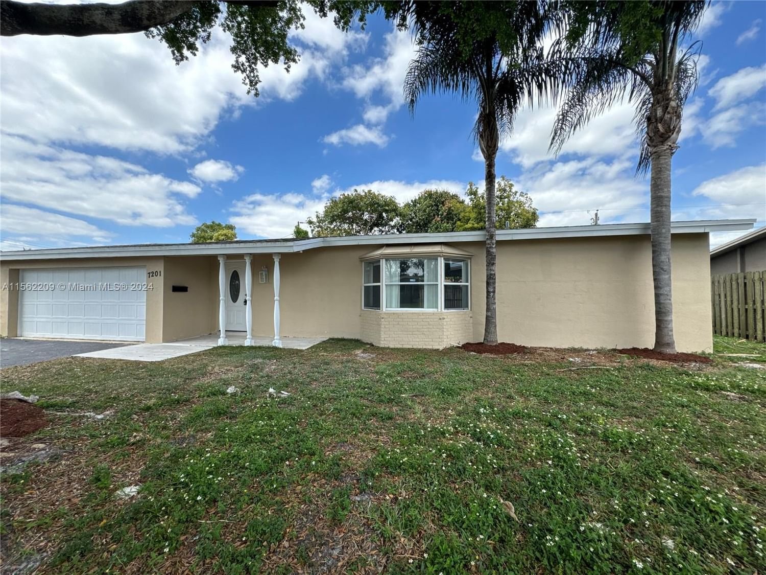 Real estate property located at 7201 21st St, Broward County, SUNRISE GOLF VILLAGE FIRS, Sunrise, FL
