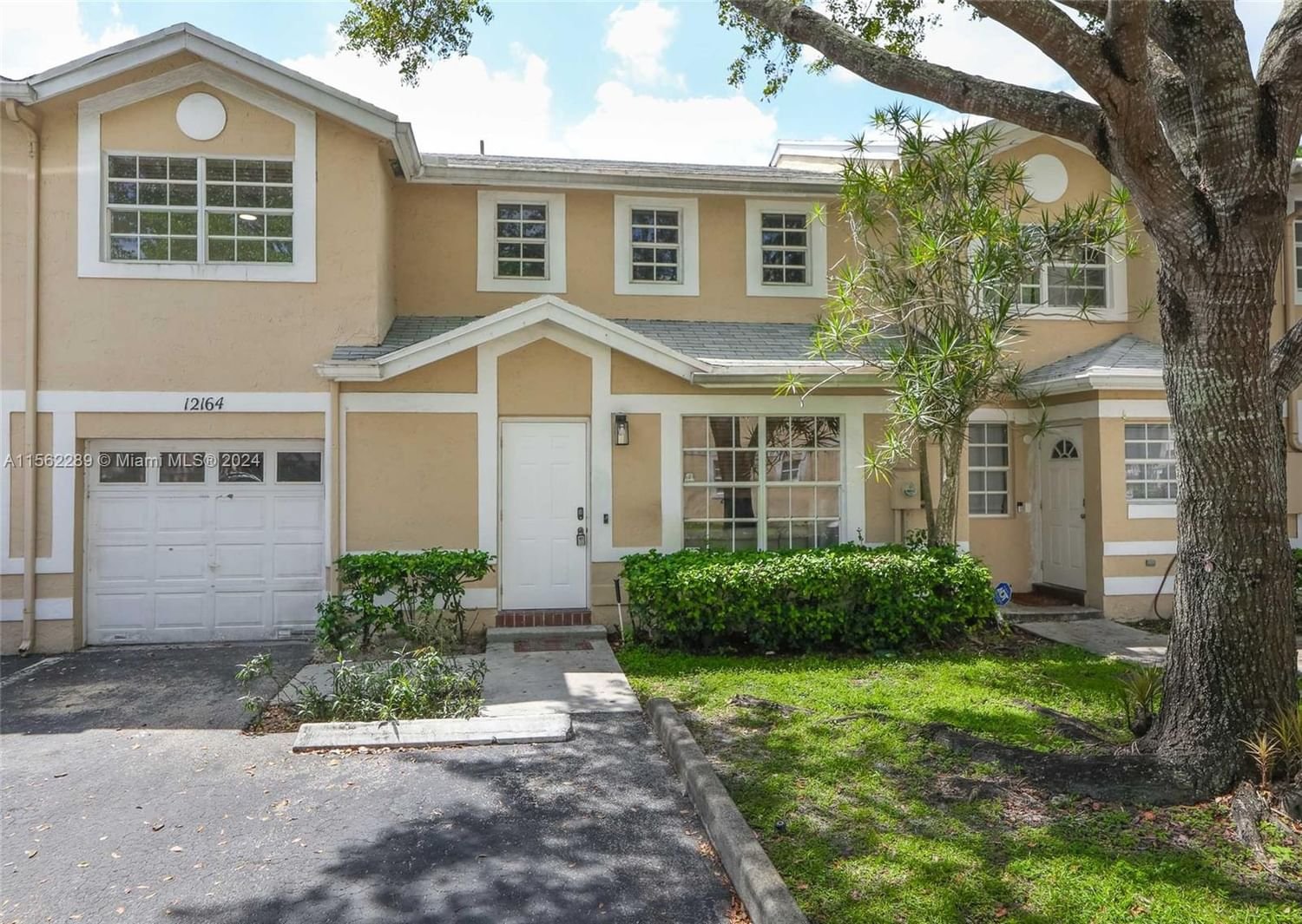 Real estate property located at 12164 52nd Pl, Broward County, FLAMINGO VILLAS PHASE FIV, Cooper City, FL