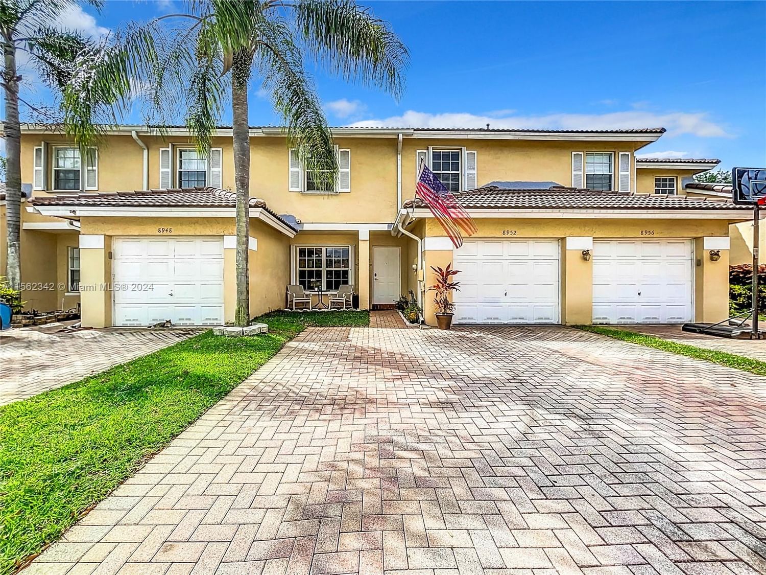 Real estate property located at 8952 53rd St, Broward County, RAINTREE VILLAS, Sunrise, FL