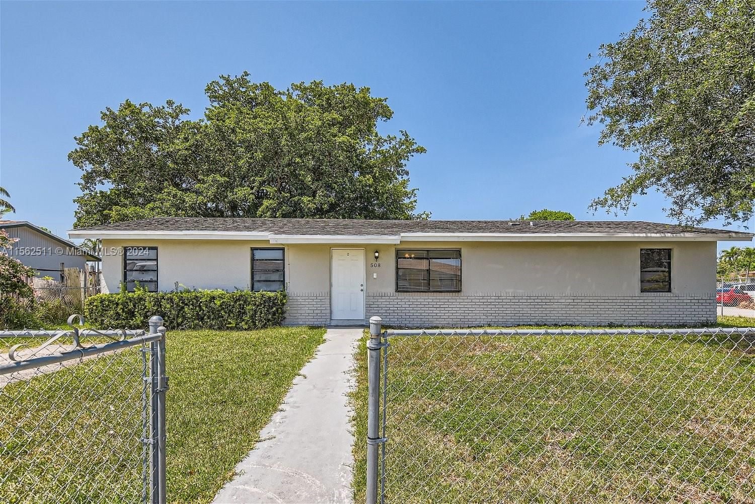 Real estate property located at 508 17th Ter, Miami-Dade County, AVOCADO VILLAS, Homestead, FL