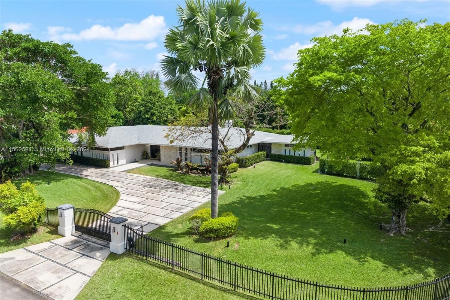 Real estate property located at 9855 89th Ct, Miami-Dade County, RIDGEWOOD SUB, Miami, FL