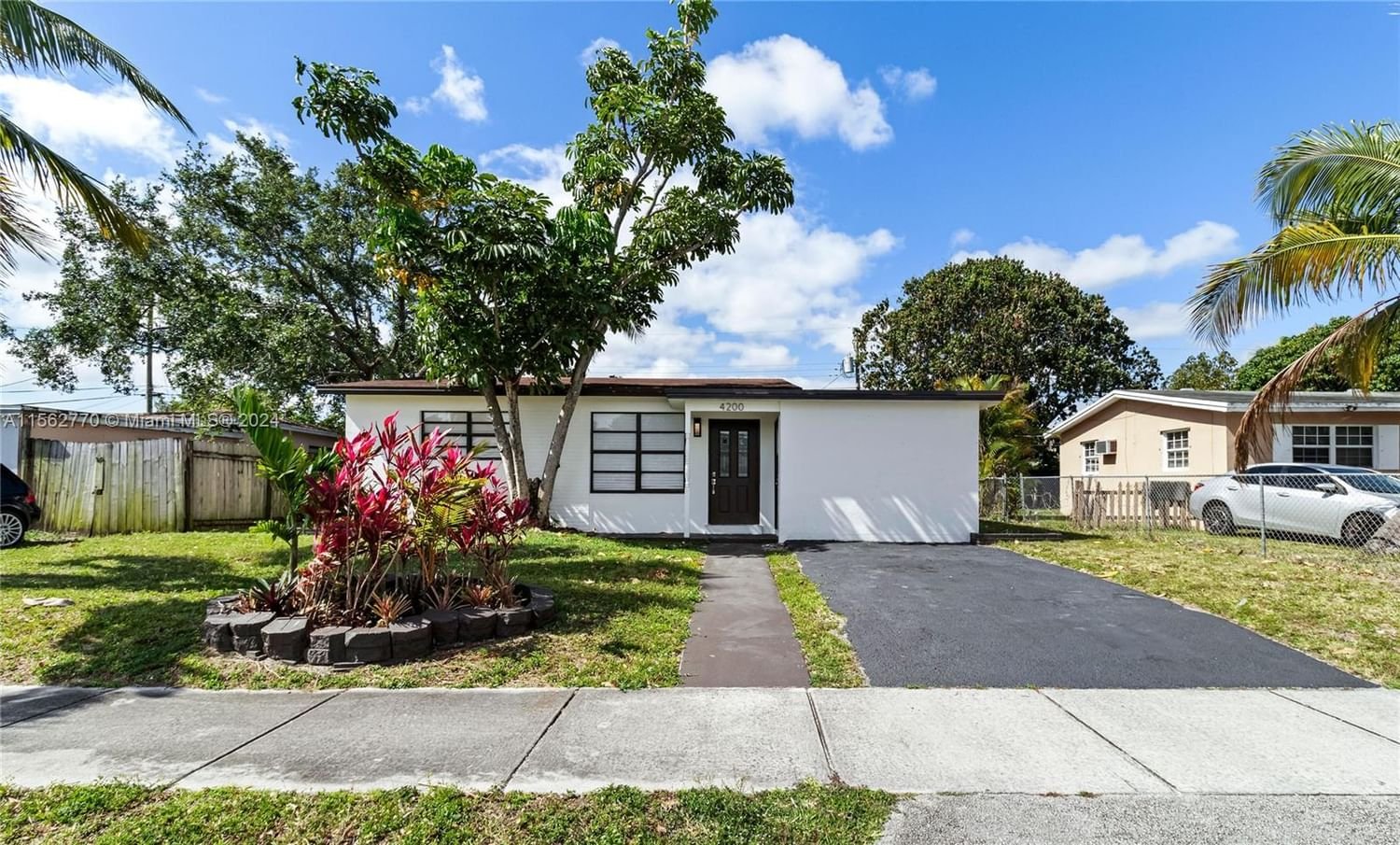 Real estate property located at 4200 33 DR, Broward County, LAKE FOREST SEC 2, West Park, FL
