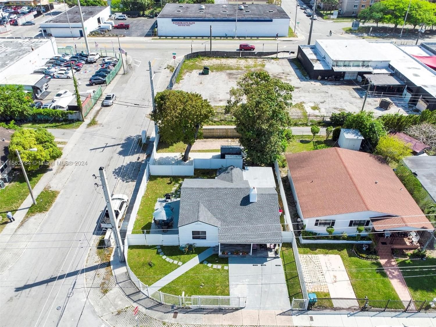 Real estate property located at 1102 37th St, Miami-Dade County, 36TH ST MANOR, Miami, FL