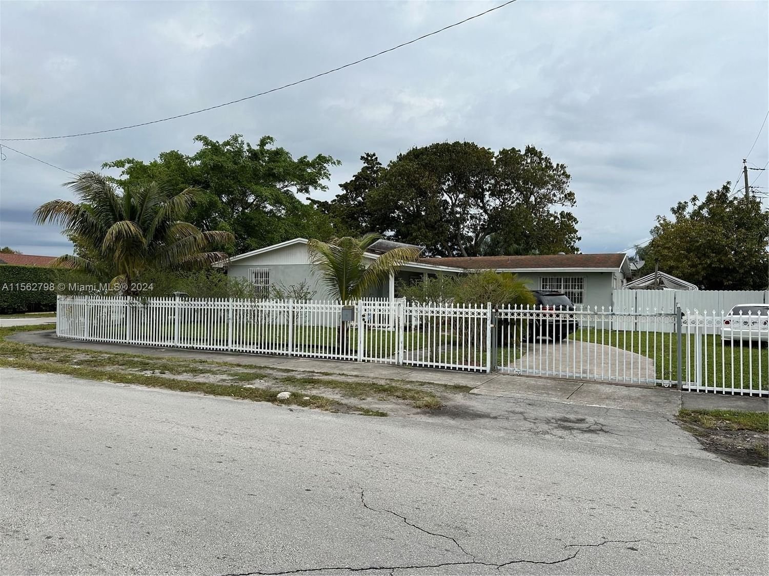 Real estate property located at 4351 185th St, Miami-Dade County, HIGHLAND PARK ESTATES, Miami Gardens, FL