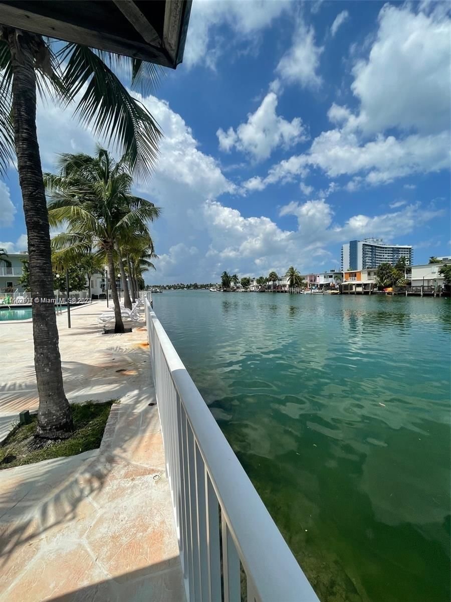 Real estate property located at 7207 Bay Dr #3, Miami-Dade County, ISLAND POINT SOUTH CONDO, Miami Beach, FL