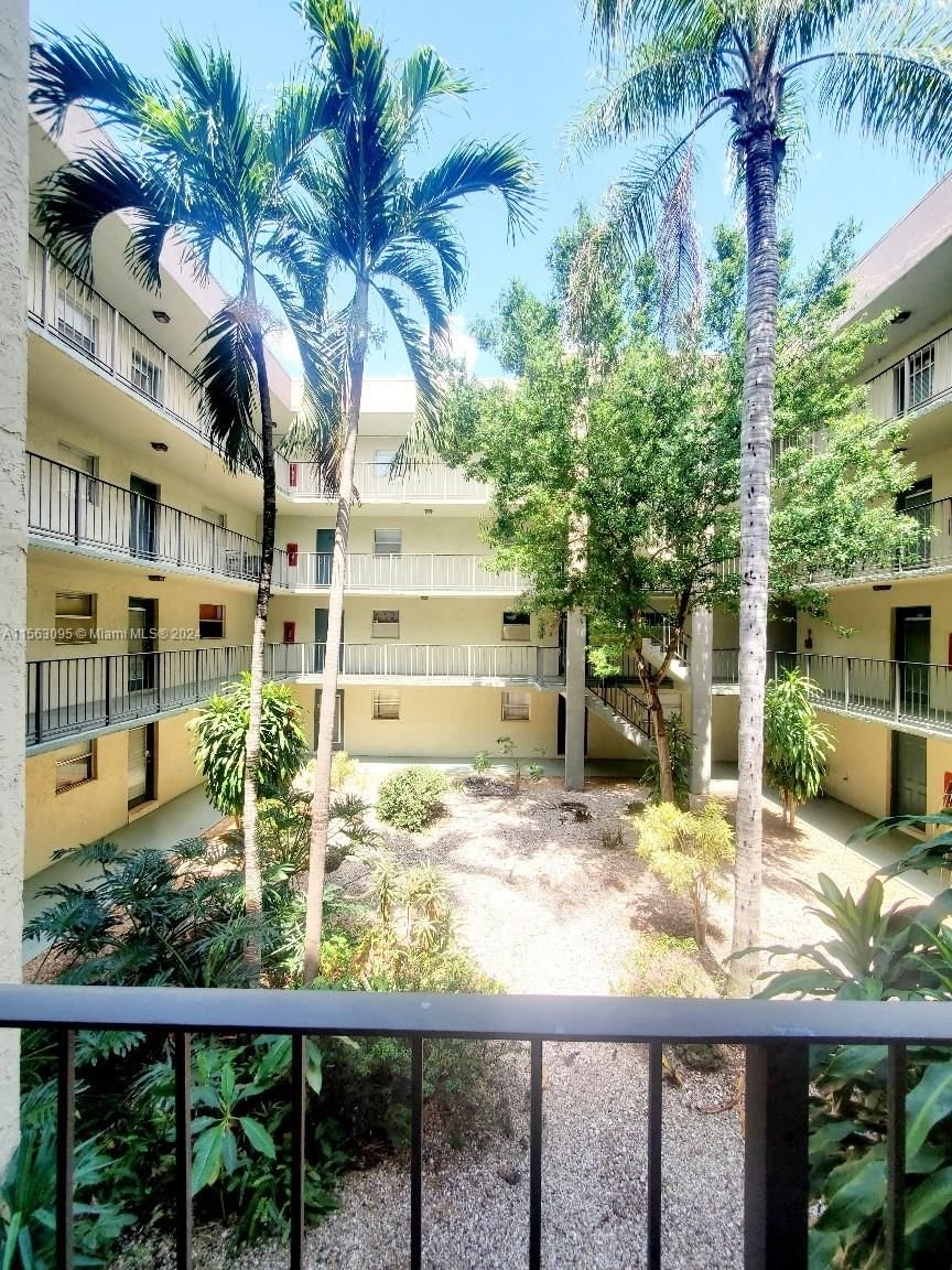 Real estate property located at 1810 Lauderdale Ave #2209, Broward County, COURTYARDS OF BROWARD CON, North Lauderdale, FL