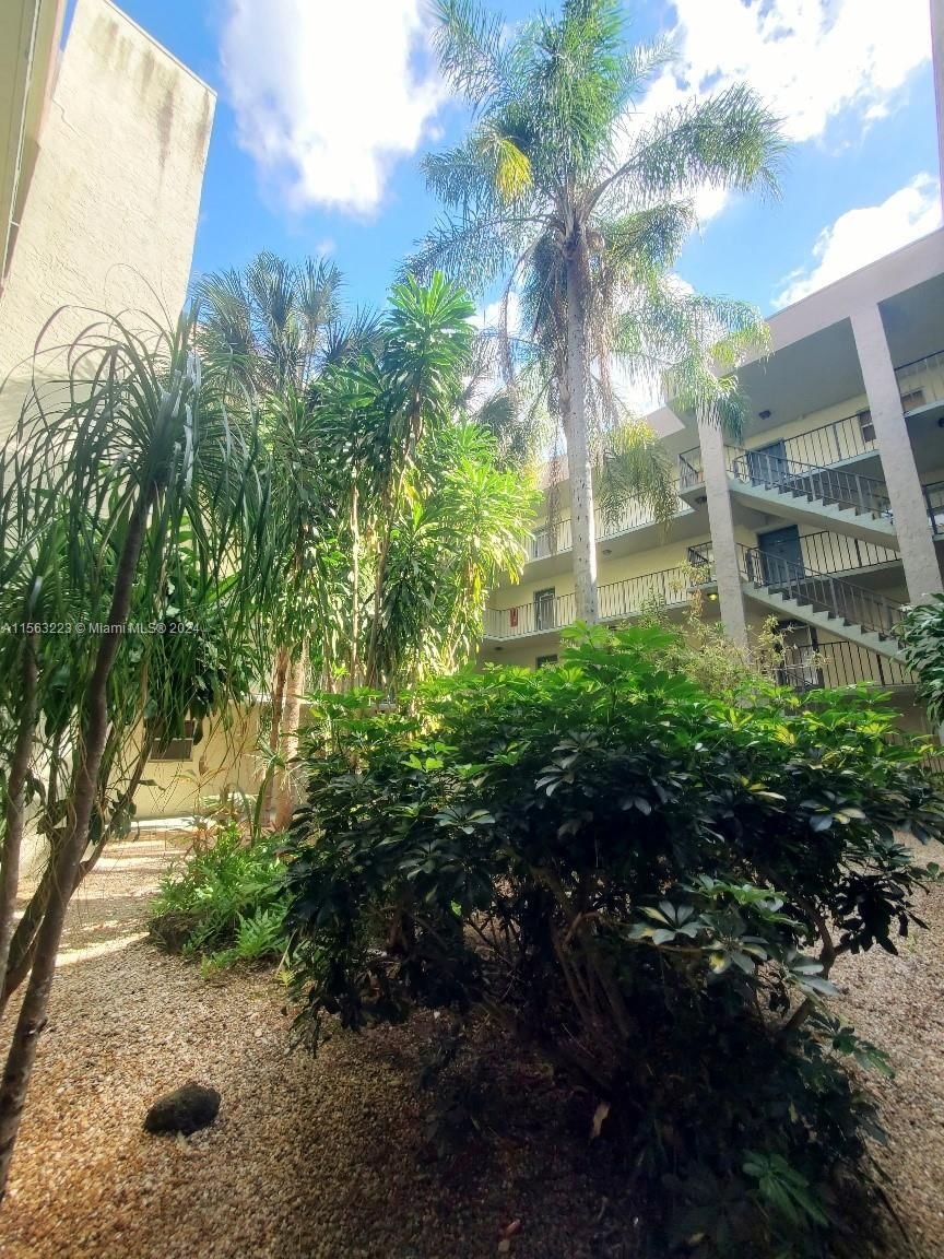 Real estate property located at 1830 Lauderdale Ave #4110, Broward County, COURTYARDS OF BROWARD CON, North Lauderdale, FL