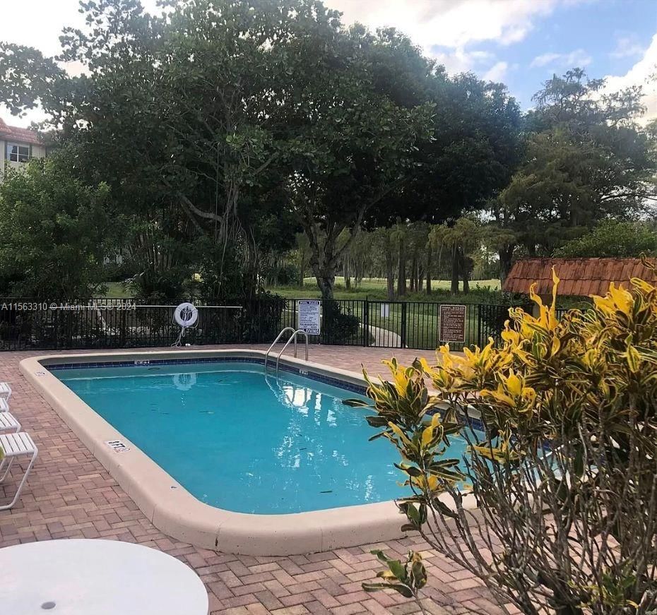 Real estate property located at 6201 Falls Cir Dr #304, Broward, Inverrary Country Club, Lauderhill, FL