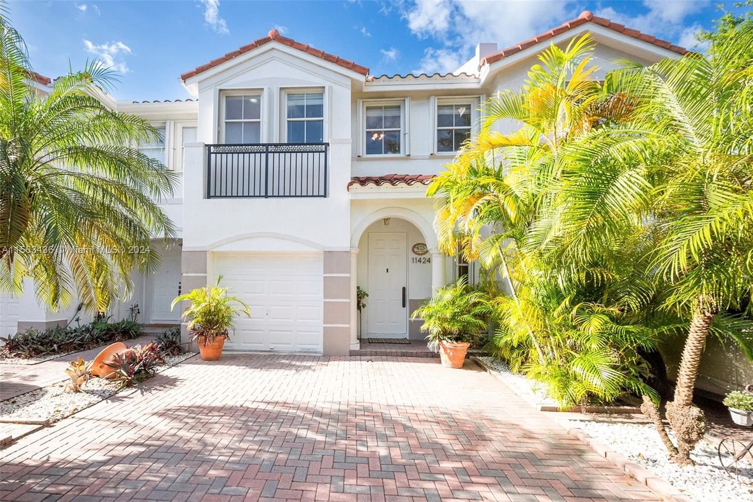 Real estate property located at 11424 43rd Ter, Miami-Dade County, SANDCASTLES AT DORAL, Doral, FL