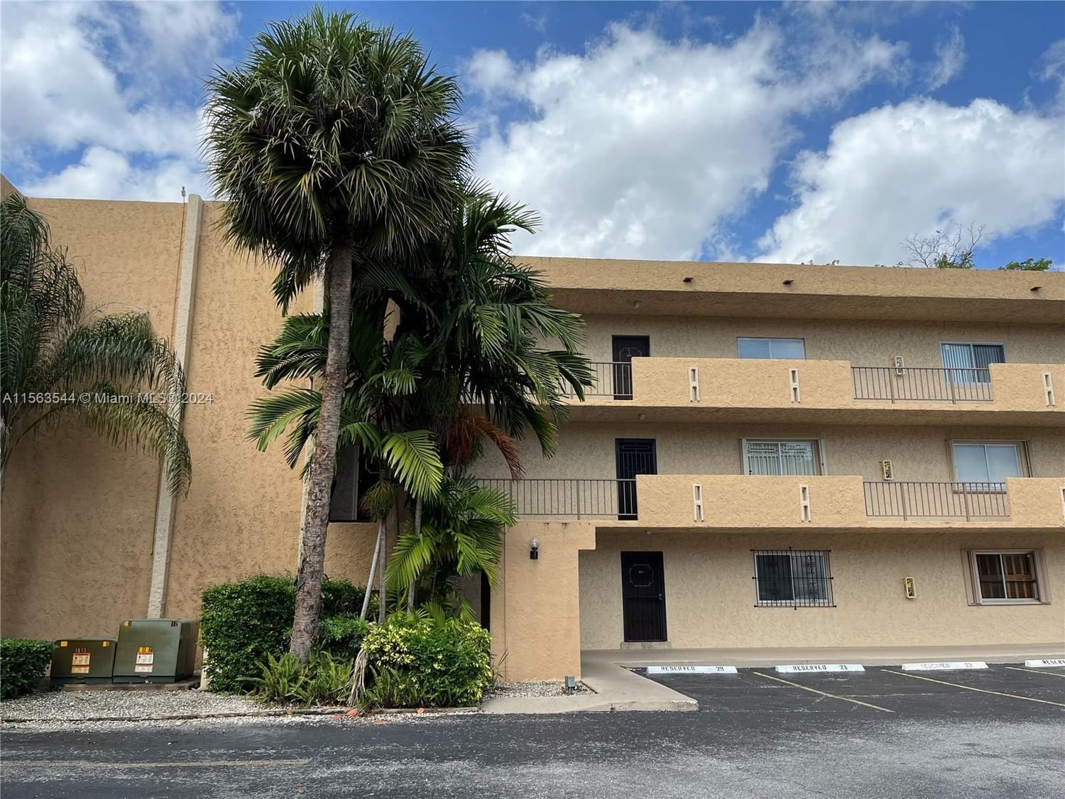 Real estate property located at 8401 107th Ave #109E, Miami-Dade County, KENDALL ACRES WEST CONDO, Miami, FL