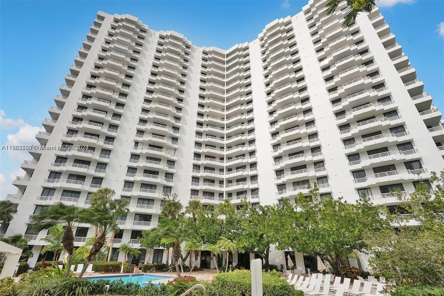 Real estate property located at 3300 192nd St #604, Miami-Dade County, PARC CENTRAL AVENTURA EAS, Aventura, FL