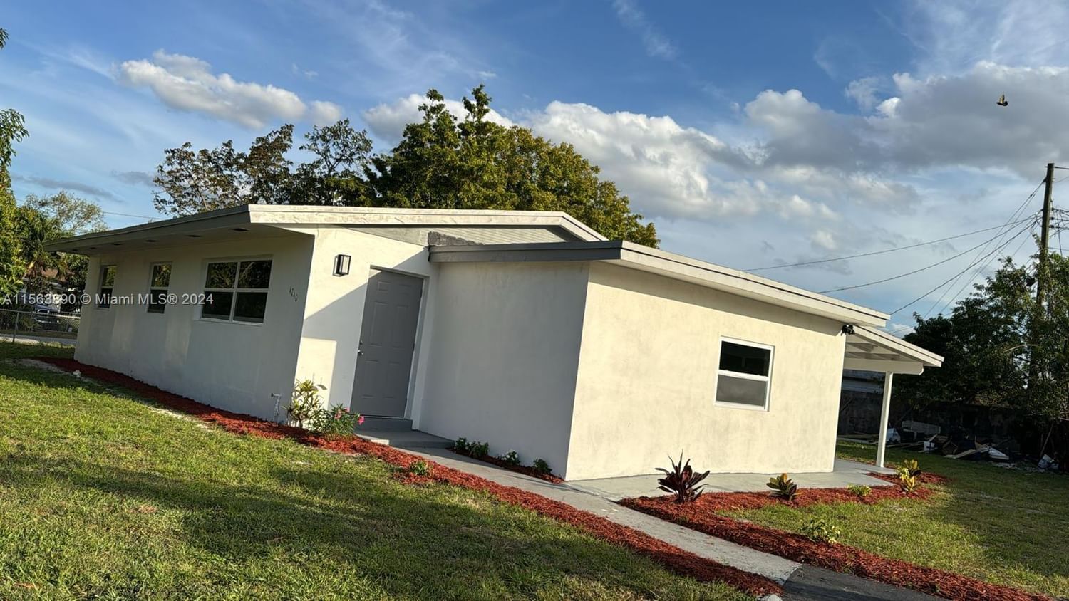 Real estate property located at 4240 192nd St, Miami-Dade County, CAROL CITY GARDENS, Miami Gardens, FL