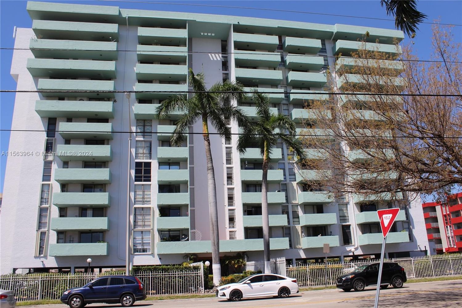 Real estate property located at 1825 44th Pl #905, Miami-Dade County, IMPERIAL TERRACES CONDO, Hialeah, FL