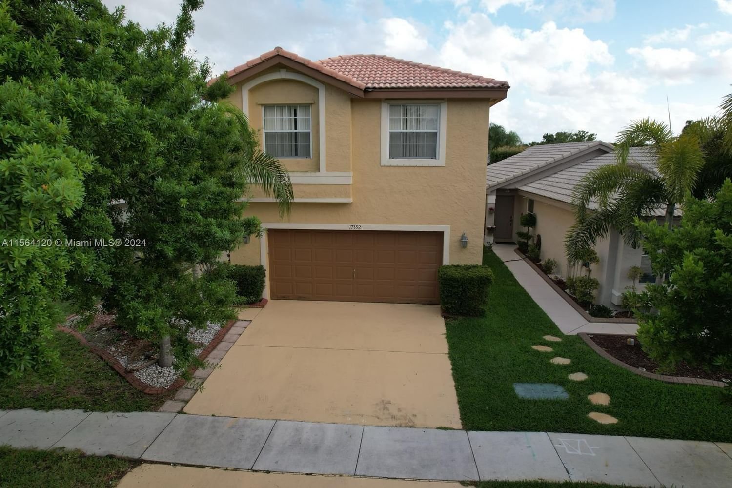 Real estate property located at 17352 18th St, Broward County, SILVER LAKES PHASE III RE, Miramar, FL