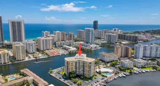 Real estate property located at 100 Golden Isles Dr #909, Broward County, LAKE POINT TOWER CONDOMIN, Hallandale Beach, FL