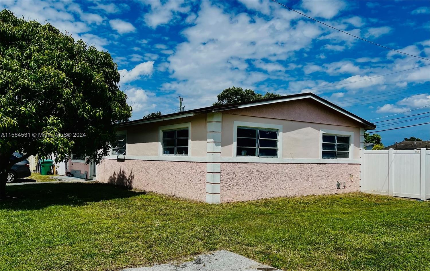 Real estate property located at 20425 25th Ct, Miami-Dade County, LAKE LUCERNE SEC 4, Miami Gardens, FL