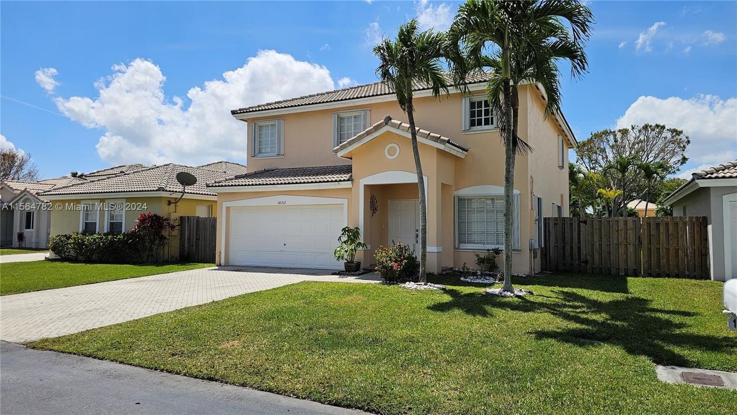 Real estate property located at 14152 154th Ct, Miami-Dade County, OAK CREEK NORTH, Miami, FL