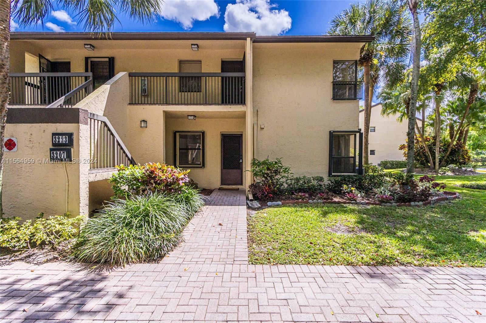 Real estate property located at 3207 Carambola Cir S #23104, Broward County, POND APPLE PLACE IV-C CON, Coconut Creek, FL