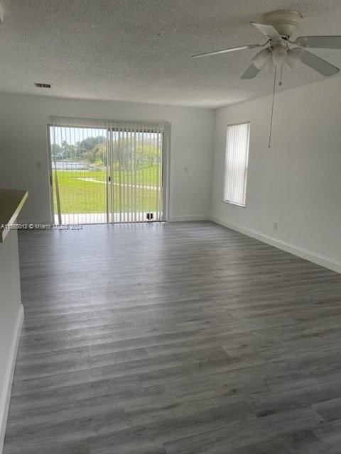 Real estate property located at 3421 44th St #106, Broward County, SUMMER LAKE, Oakland Park, FL