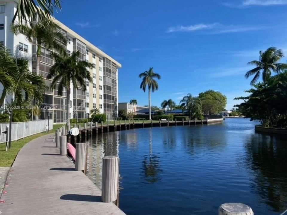 Real estate property located at 3010 16th Ave #101, Broward County, RIVER BEND CONDO, Oakland Park, FL