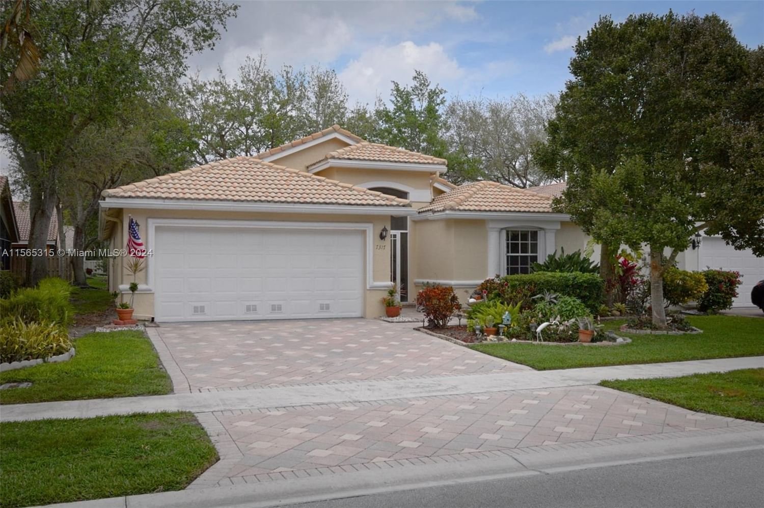 Real estate property located at 7317 Lugano Dr, Palm Beach County, PIPERS GLEN PODS F AND H, Boynton Beach, FL