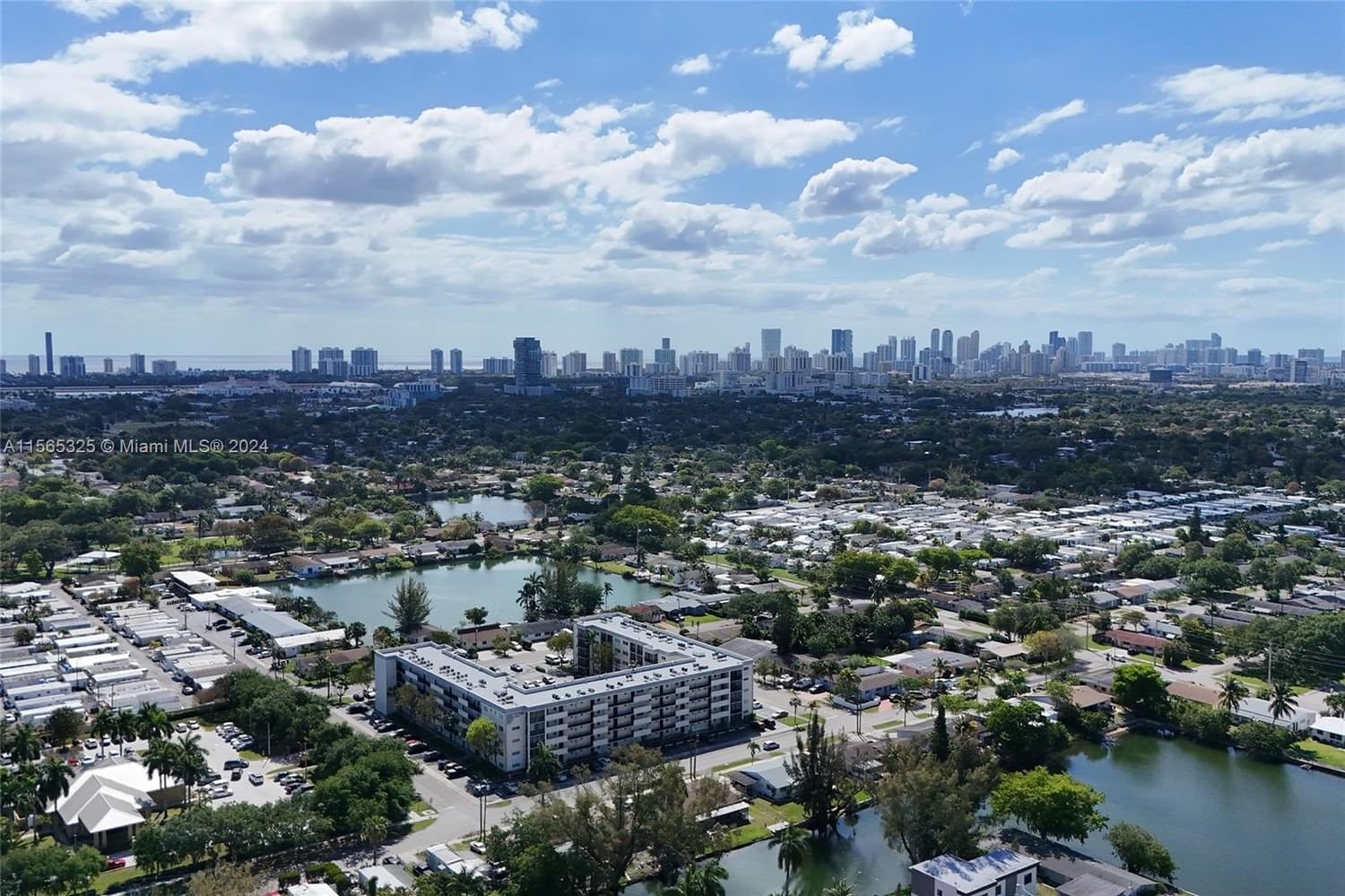 Real estate property located at 220 9th Ave #206, Broward County, PARKSIDE TOWERS CONDO, Hallandale Beach, FL
