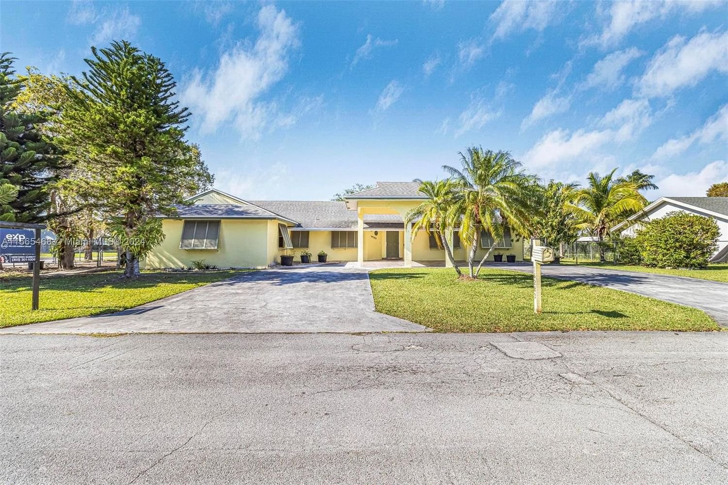 Real estate property located at 16283 284th St, Miami-Dade County, PRESTWICK COUNTRY ESTATES, Homestead, FL