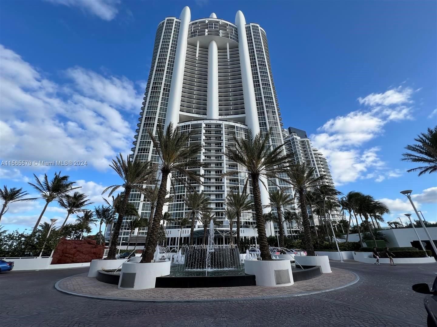 Real estate property located at 18101 Collins Ave #1706, Miami-Dade County, TRUMP PALACE CONDO, Sunny Isles Beach, FL