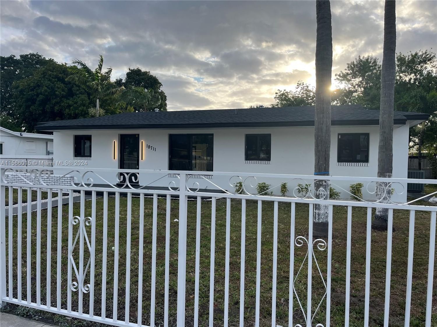 Real estate property located at 18711 47th Ct, Miami-Dade County, CAROL CITY 6TH ADDN, Miami Gardens, FL