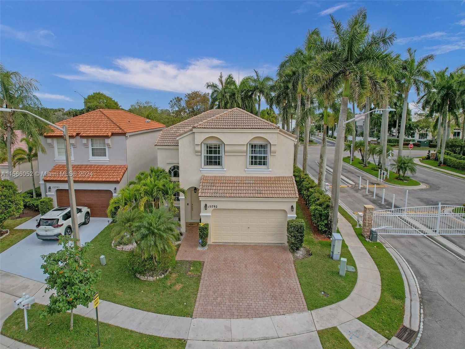 Real estate property located at 15792 15th Ct, Broward County, TOWNGATE, Pembroke Pines, FL