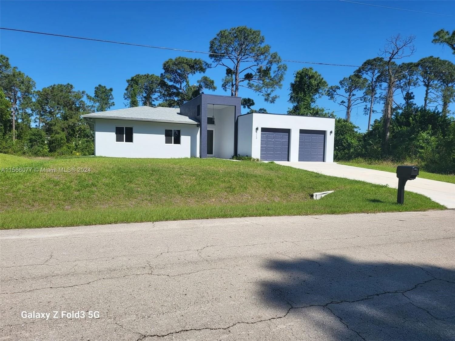 Real estate property located at 523 Frank Jewett Ave, Lake County, LEHIGH ACRES, Other City - In The State Of Florida, FL