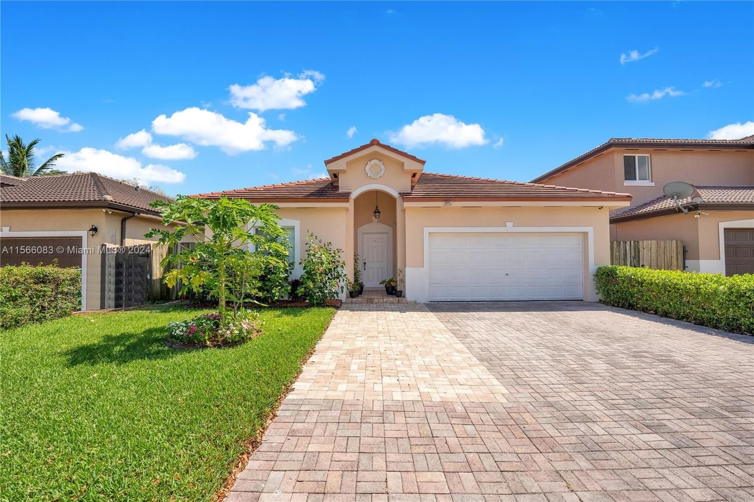 Real estate property located at 10804 229th St, Miami-Dade County, SILVER PALM LAKE, Miami, FL