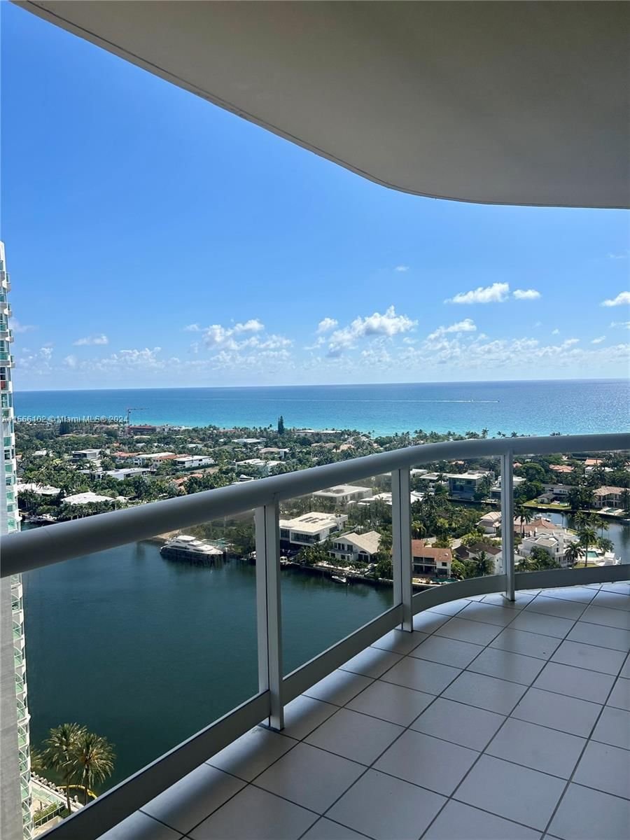 Real estate property located at 20191 Country Club Dr #2504, Miami-Dade County, TERRACES NORTH TURNBERRY, Aventura, FL