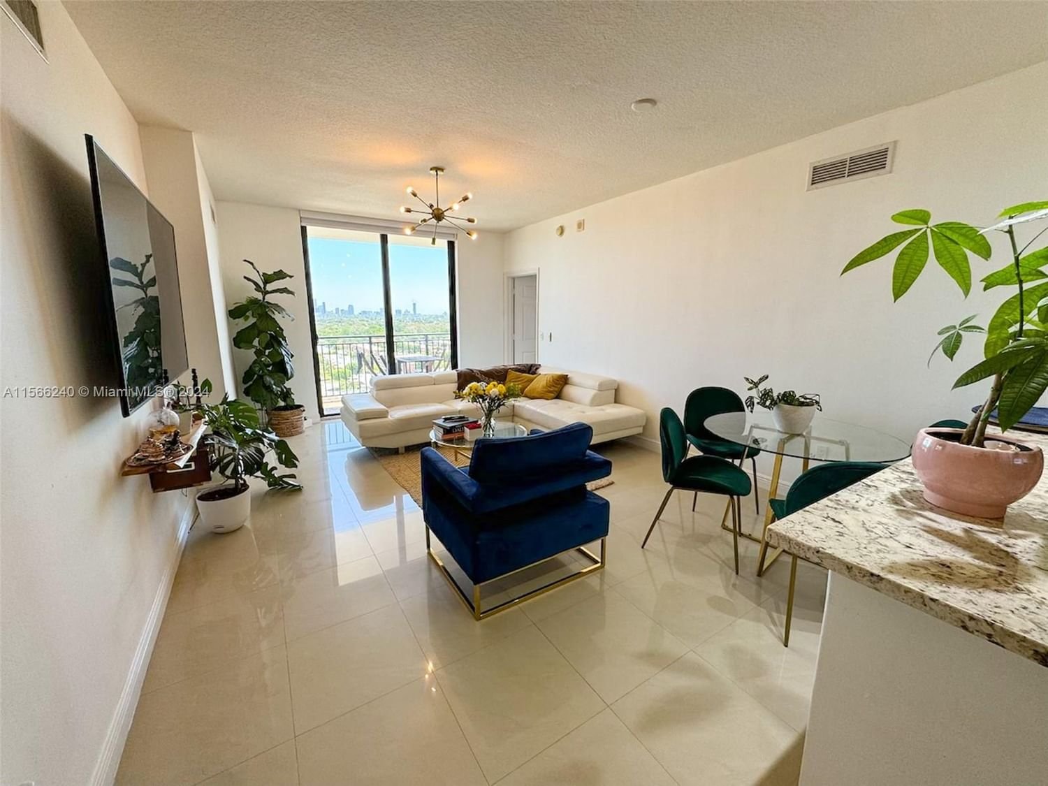 Real estate property located at 888 Douglas Rd #1102, Miami-Dade County, PUERTA DE PALMAS CONDO, Coral Gables, FL