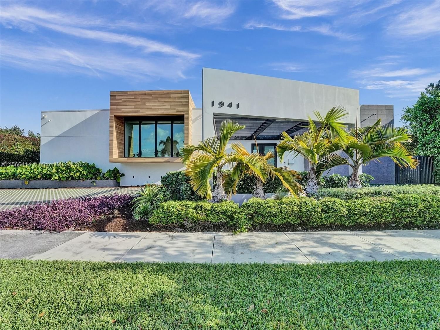 Real estate property located at 1941 196th Ter, Miami-Dade County, GREYKNOLL ESTATES, Miami, FL