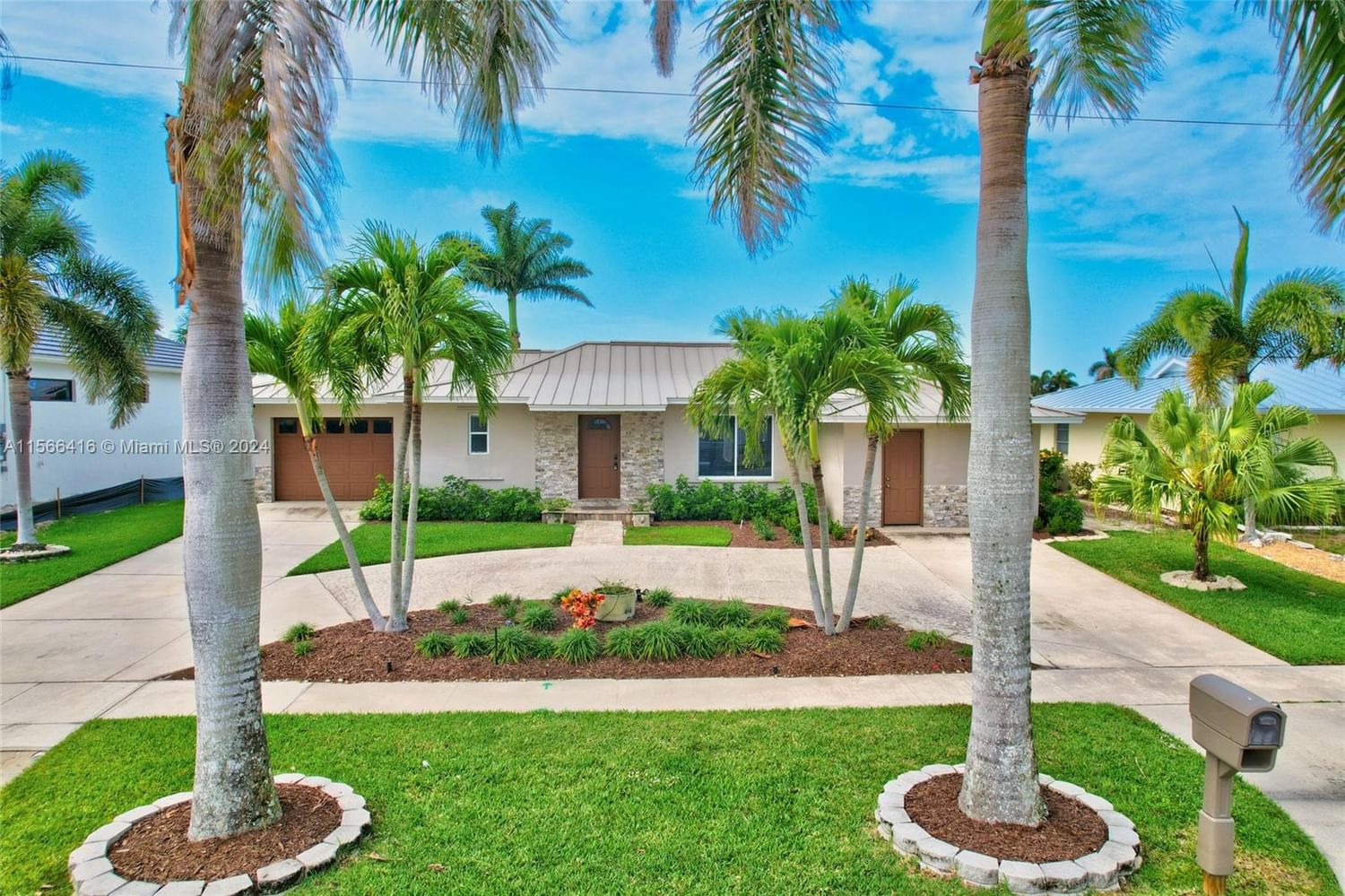 Real estate property located at 820 Willow CT, Collier, MARCO BEACH, Marco Island, FL