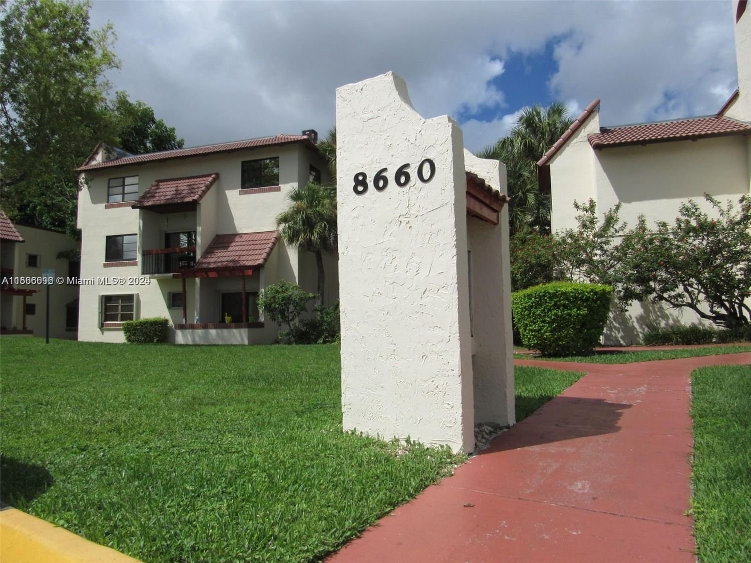 Real estate property located at 8660 149th Ave #217, Miami-Dade County, LAGO DEL REY CONDO #1, Miami, FL