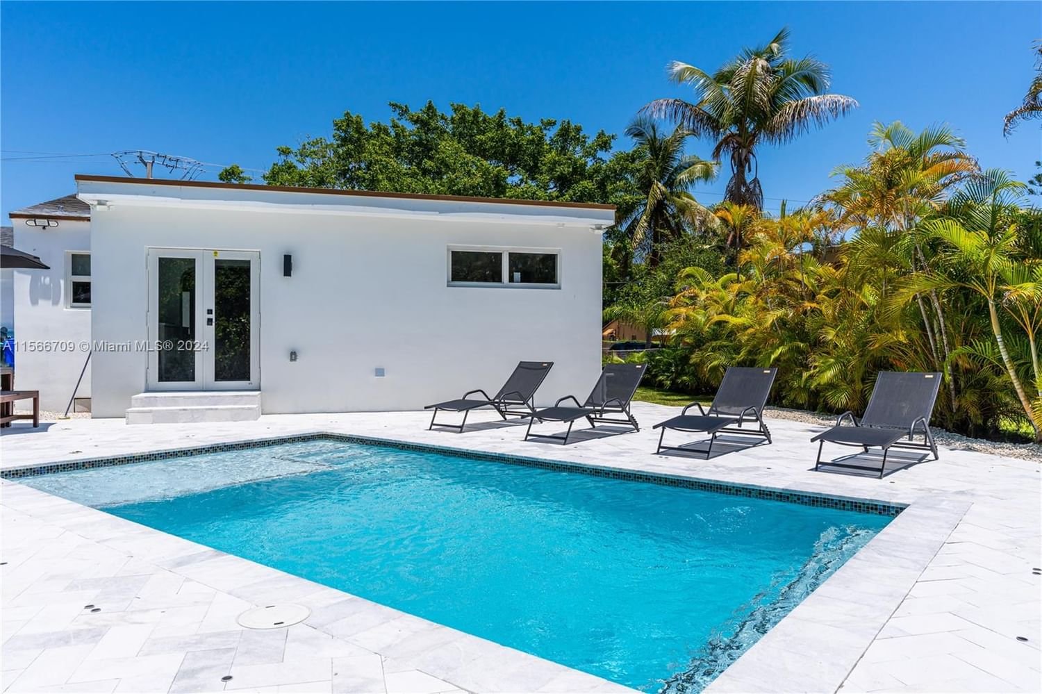Real estate property located at 990 11th St, Miami-Dade County, BRICKELL ESTATES, Miami, FL