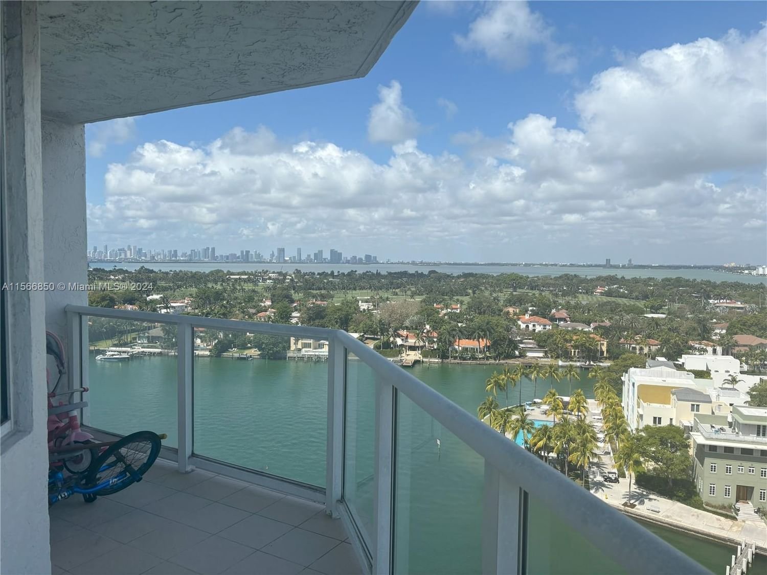 Real estate property located at 5900 Collins Ave #1608, Miami-Dade County, THE GRANDVIEW CONDO, Miami Beach, FL