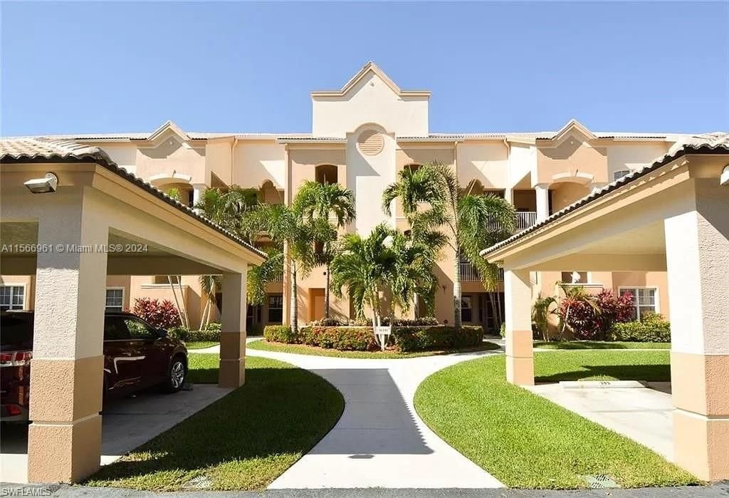 Real estate property located at 16410 MILLSTONE CIR #202, Other Florida County, LEXINGTON COUNTRY CLUB, Other City - In The State Of Florida, FL