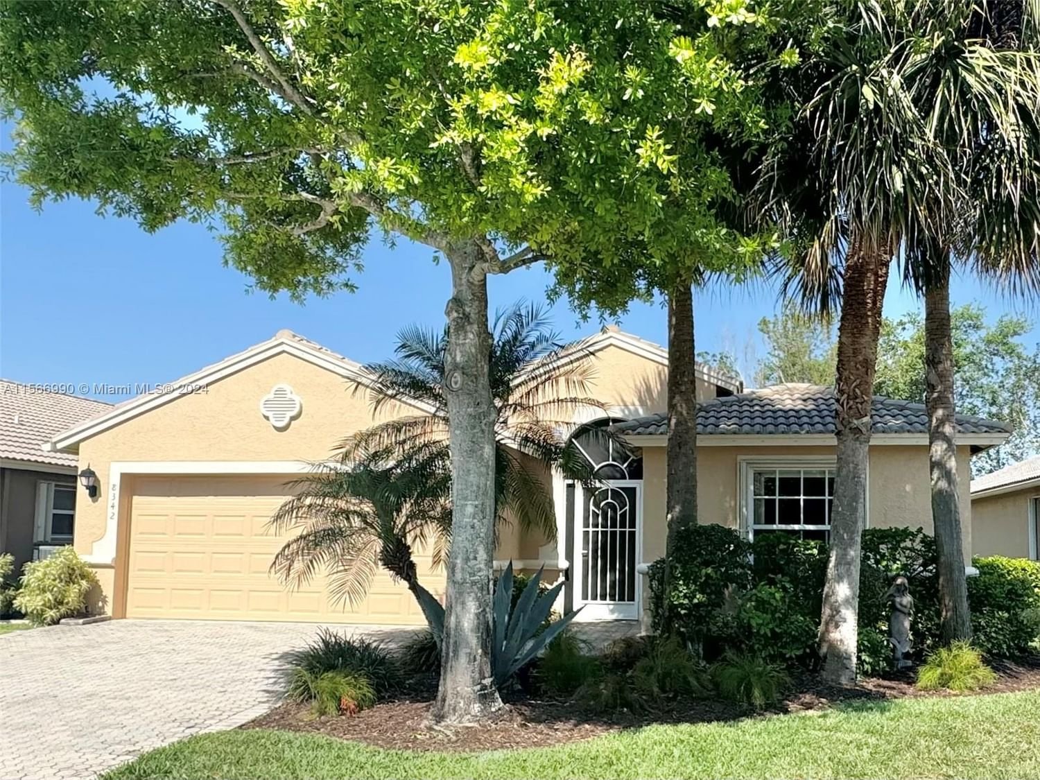Real estate property located at 8342 Duomo Cir, Palm Beach County, Venetian Isles, Boynton Beach, FL